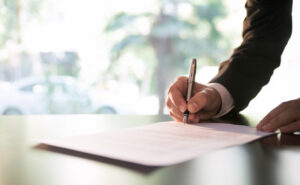 Is It Ever Okay To Submit a Claim to an Insurance Company in Albuquerque Without a Lawyer’s Help?